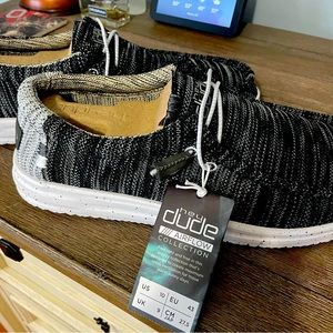 Men’s size 10 Wally Free Hey Dudes